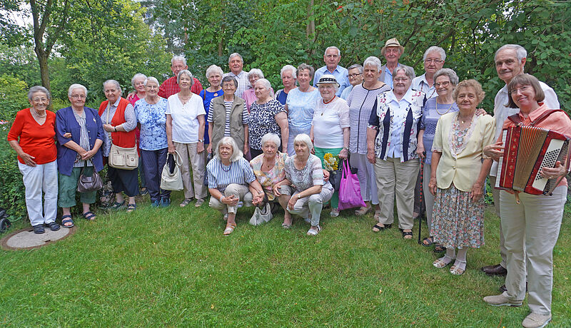 Gruppenfoto der Siebenbürgischen Heimatrunde mit ...