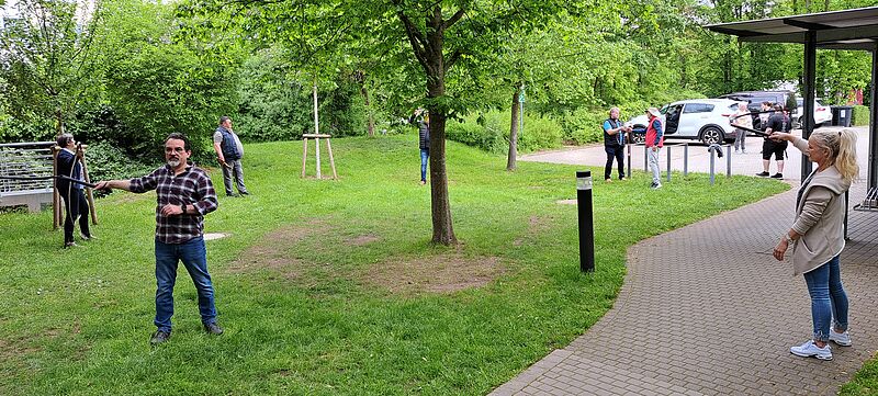 Konzentriertes ben im Hof des Hauses der Heimat. ...