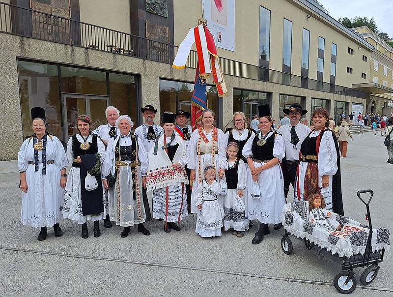 Trachtentrger beim Stadtfest in Salzburg. Foto: ...