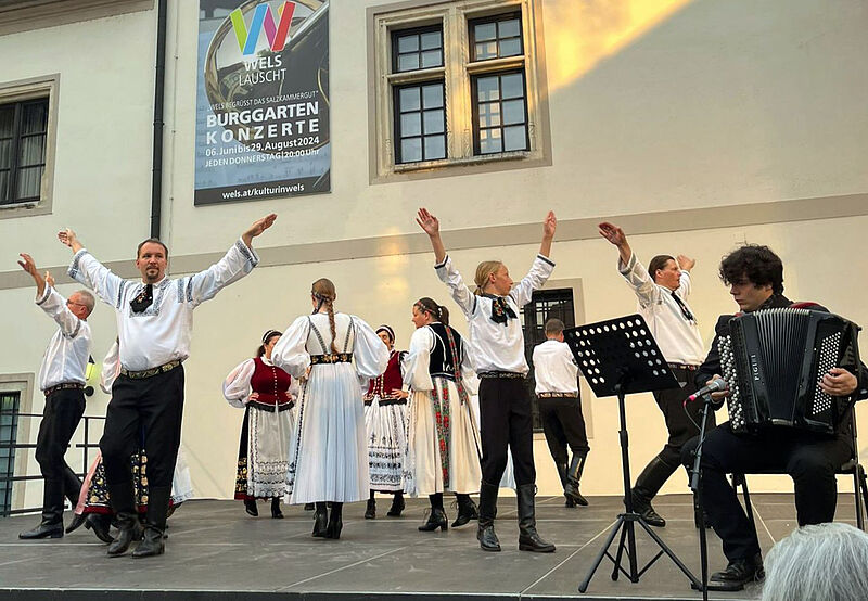 Schwungvoller Auftritt der Tanzgruppe Wels im ...