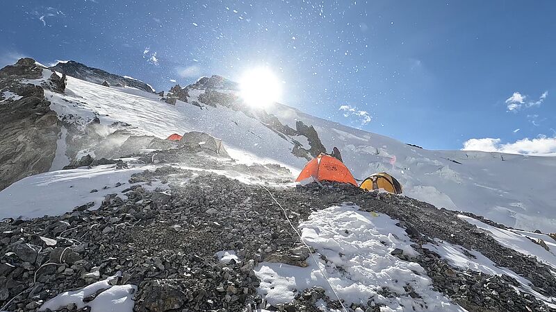 Broad Peak - Lager 2 mit Blick zum Gipfelbereich, ...
