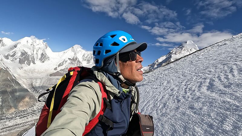 Broad Peak - Klaus Petzak auf dem Weg zum Lager ...