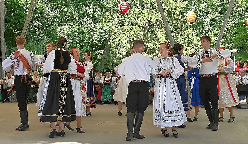 Jugendtanzgruppe Herzogenaurach. Foto: Wolfgang ...