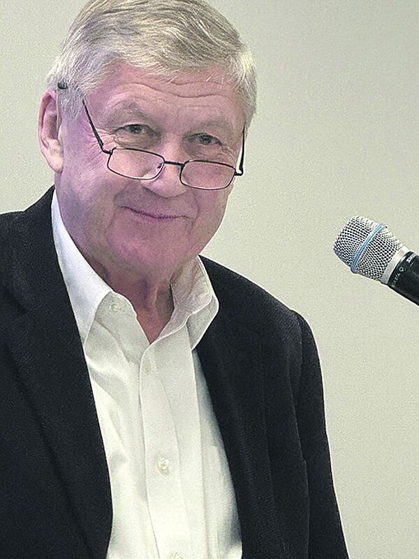 Prof. Dr. Anton Sterbling. Foto: Lukas Geddert ...