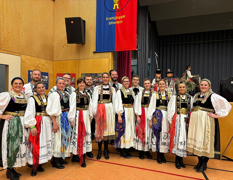 Ehemalige T�nzerinnen und T�nzer der ...