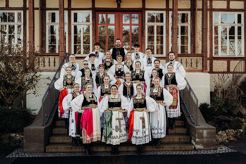 Die Jubilare der Jugendtanzgruppe Biberach feiern ...