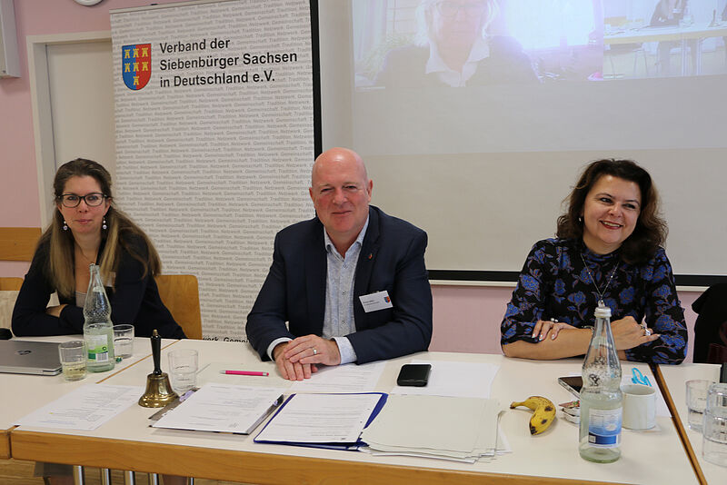 Bundesvorsitzender Rainer Lehni mit zwei der vier ...