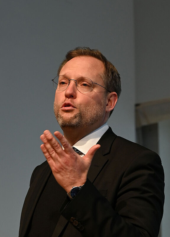 Ulms Oberbrgermeister Martin Ansbacher wirbt in ...