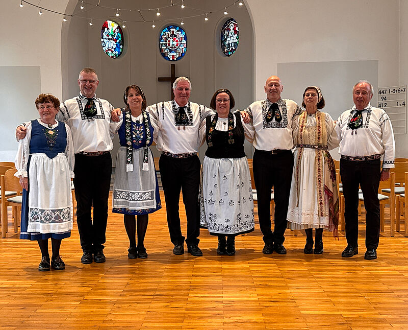 Die Volkstanzgruppe Dortmund beim Spätsommerfest. ...