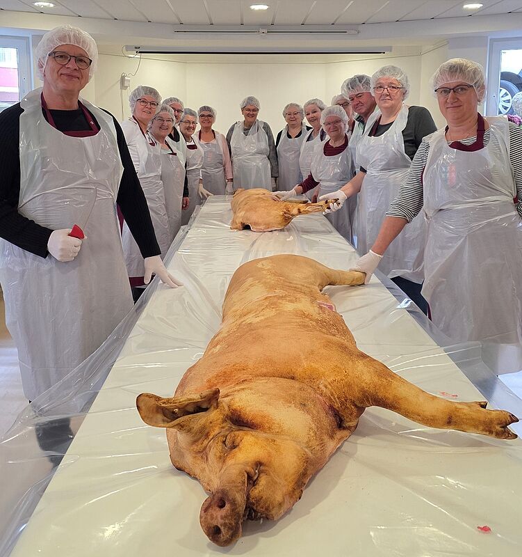 Teilnehmer des vierten Kochseminars beim ...