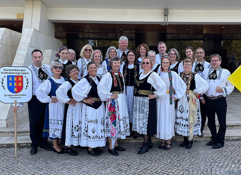 Siebenbürger Volkstanzgruppe Drabenderhöhe vor ...