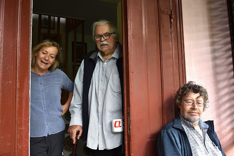 Autorin Ulrike Dpfer auf der Terrasse des ...