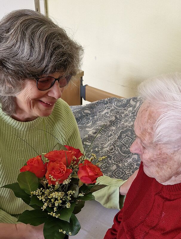 Gratulation zu Annis 99. Geburtstag ...