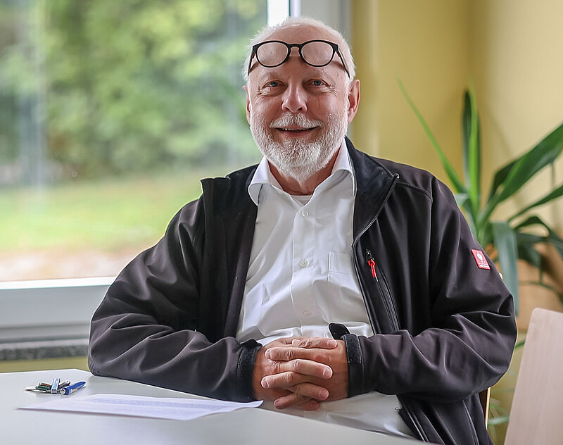 Gustav Binder, so wie man ihn hier oft erlebt. ...