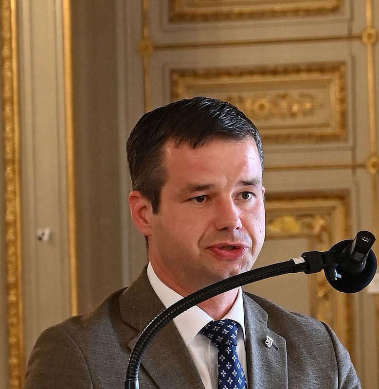 Andreas Hofmeister ...