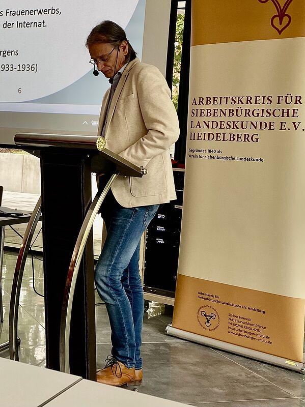 Dr. Stefan Mazgareanu whrend seines Vortrages: ...