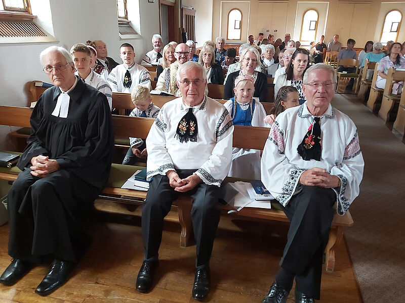 Im Gottesdienst beim Jaader Treffen 2025: Pfarrer ...