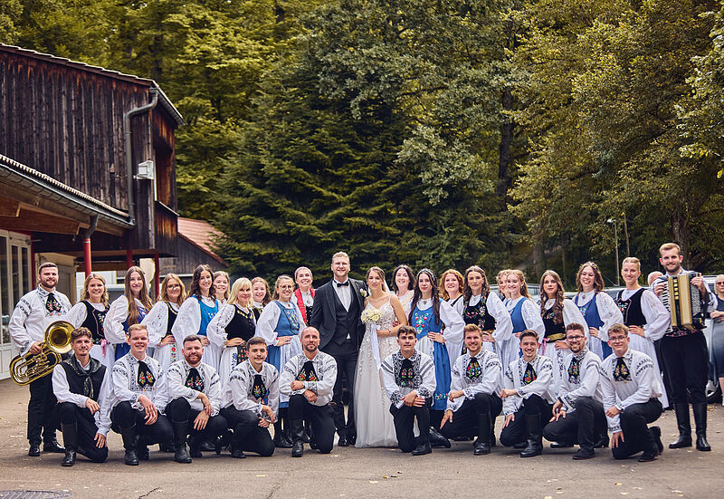 Die gemischte Jugendtanzgruppe aus Bblingen und ...