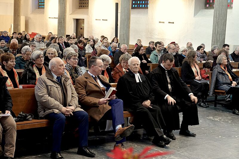 Gottesdienst in Karlsruhe, von links: Michael ...