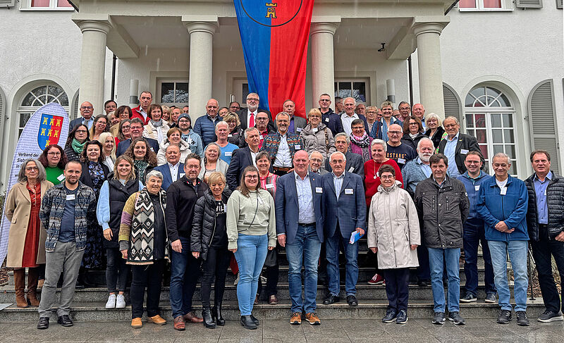 Die Teilnehmer der Kreisgruppentagung vor dem ...