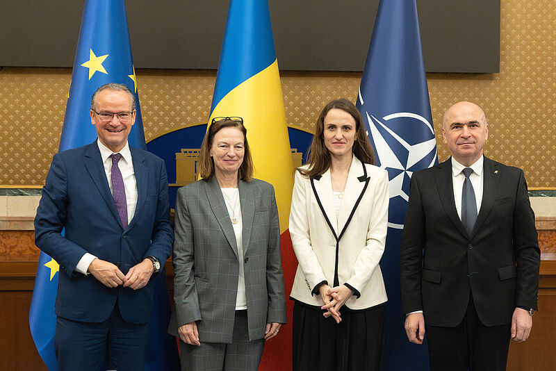 Von links: Staatsminister Gunther Krichbaum und ...