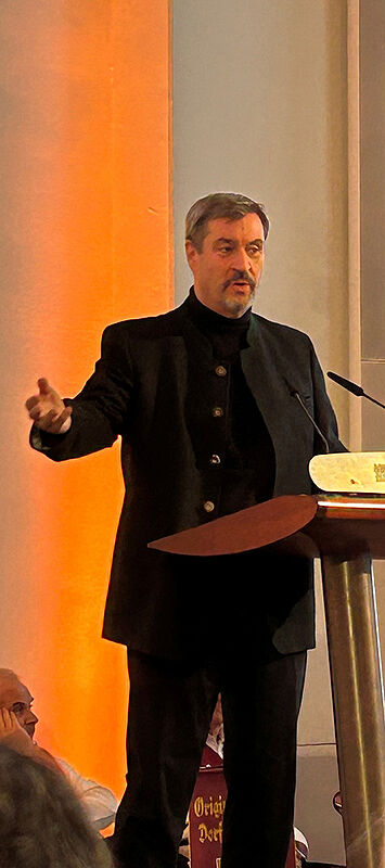 Markus Sder sprach ein Gruwort. Foto: VL ...