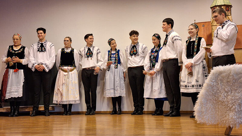 Die Jugendtanzgruppe Ludwigsburg begeisterte mit ...