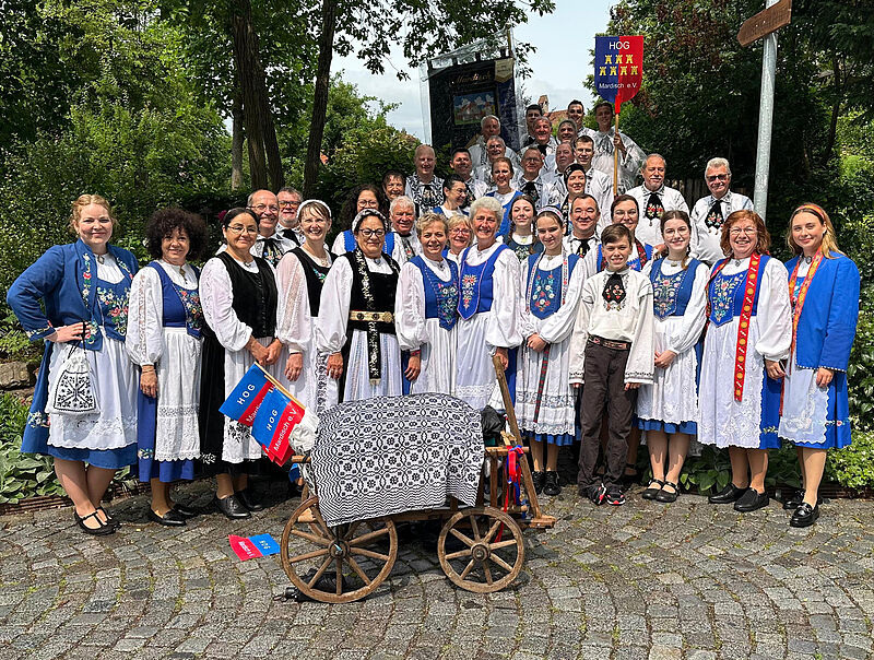 Trachtengruppe der HOG Mardisch in Dinkelsbhl ...