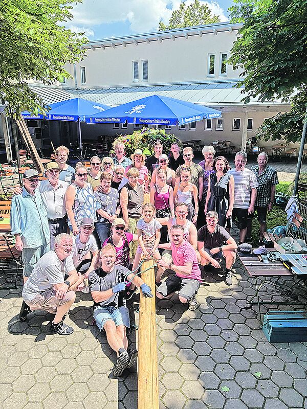 Krone richten mit Jung und Alt der Kreisgruppe ...