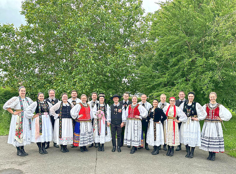 Mitwirkende der Tanzgruppe Nrnberg mit ihrem ...