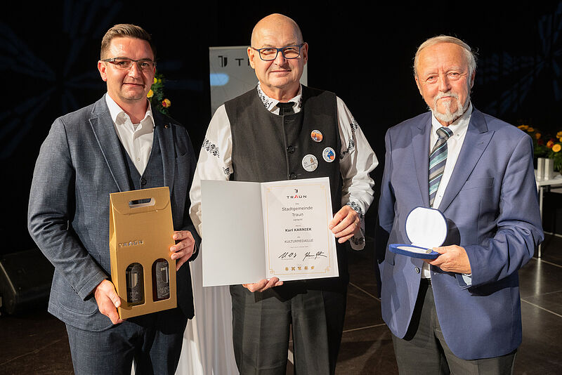 Von links: Brgermeister Ing. Karlheinz Koll, der ...