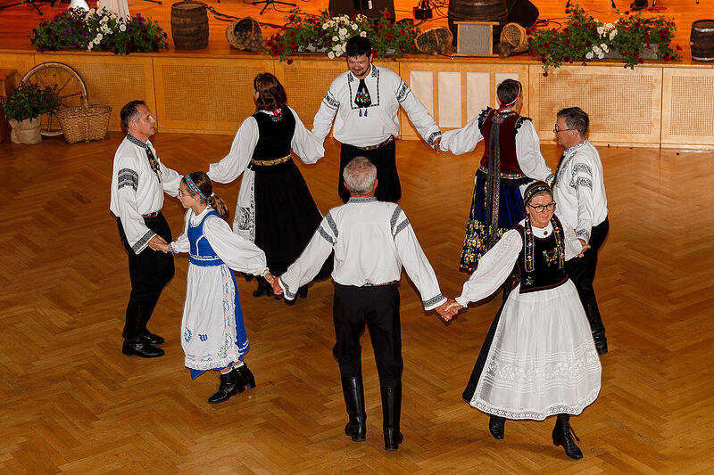 Volkstanzunterhaltung beim Jubilumsfest „50 ...