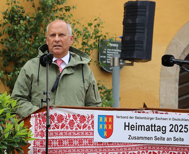Hessens Innenminister Dr. Roman Poseck wrdigte ...
