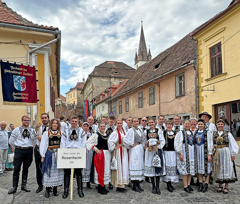 Trachtenträger der Kreisgruppe Rosenheim beim ...