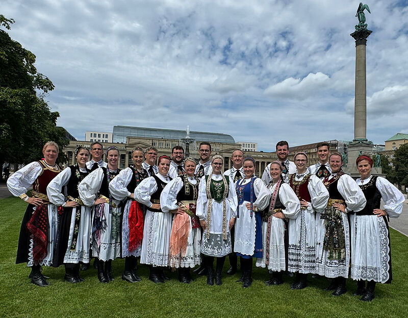 Siebenbürgische Tanzgruppe aus Sachsenheim auf ...