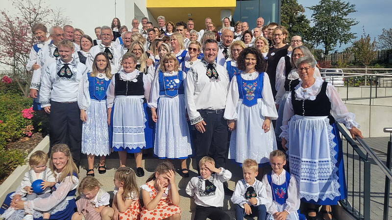 Schnauer Trachtengruppe. Foto: Reini Mller ...