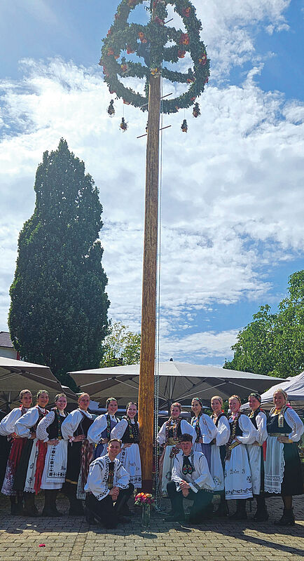 Tanzgruppe Schorndorf unter der Krone in ...