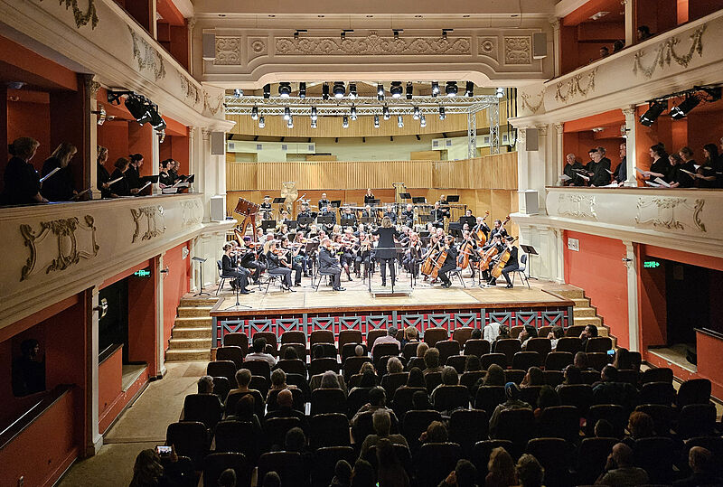 Konzert der Schweizer „Wood and Metal Connection“ ...