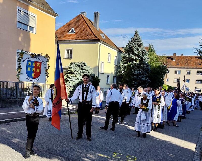 Die Siebenbrger Sachsen im Festumzug des ...