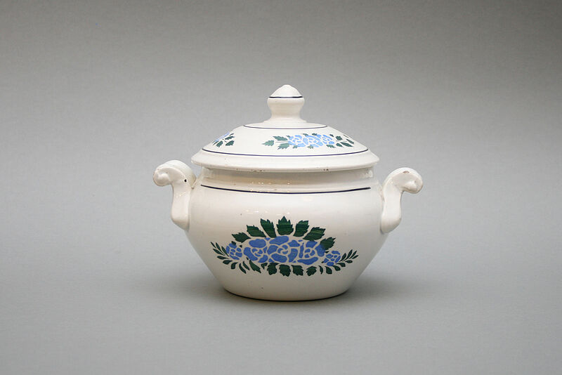 Suppenterrine, sog. „Gevatterpfanne“, ...