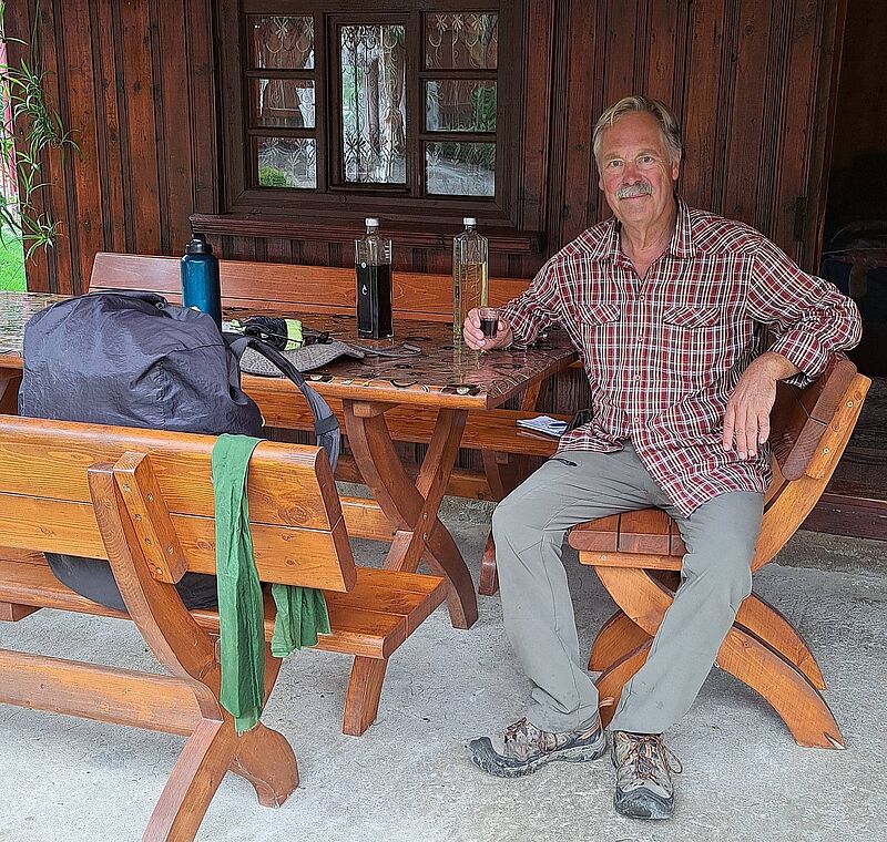 Einen roten oder weien Zuika trinken? Wolfgang ...