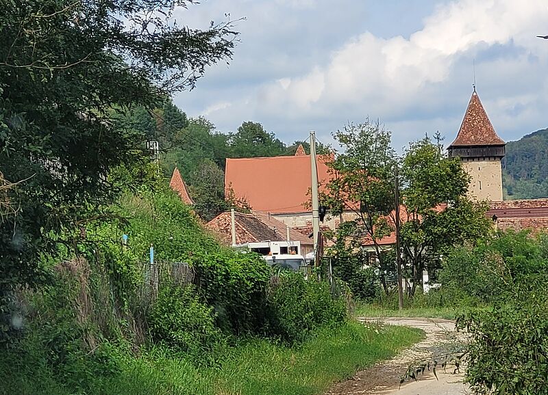 Kirchenburg Waldh�tten, von Gro�kopisch kommend, ...