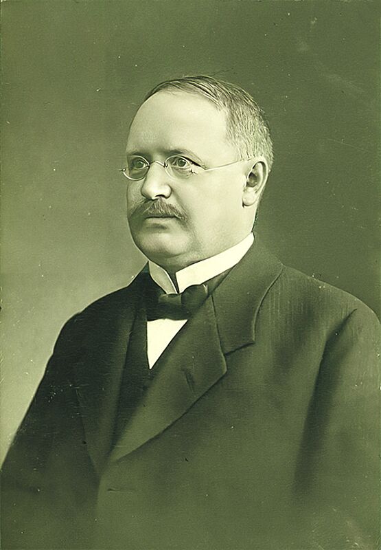 Portrt von Bischofsvikar Dr. Adolf Schullerus ...