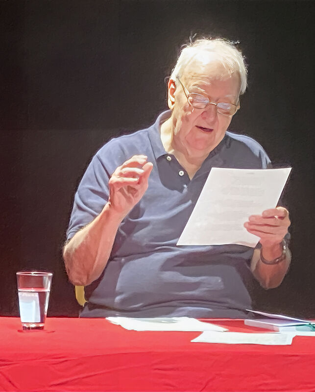 Hans Dama bei der Lesung im Wiener Pygmalion ...