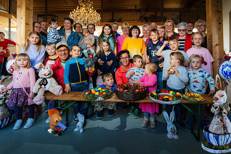 20 Kinder machten mit beim kreativen Gestalten ...