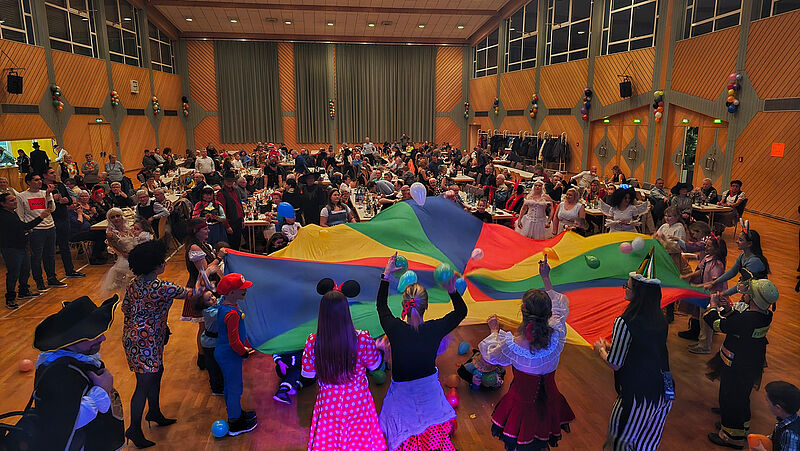 Kinder beim Faschingsball der Kreisgruppe ...