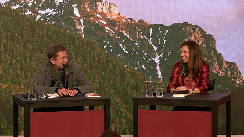 Carsten Hueck und Dana Grigorcea vor ...