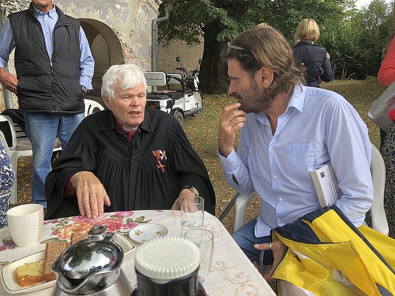 Pfarrer, Schriftsteller und ...