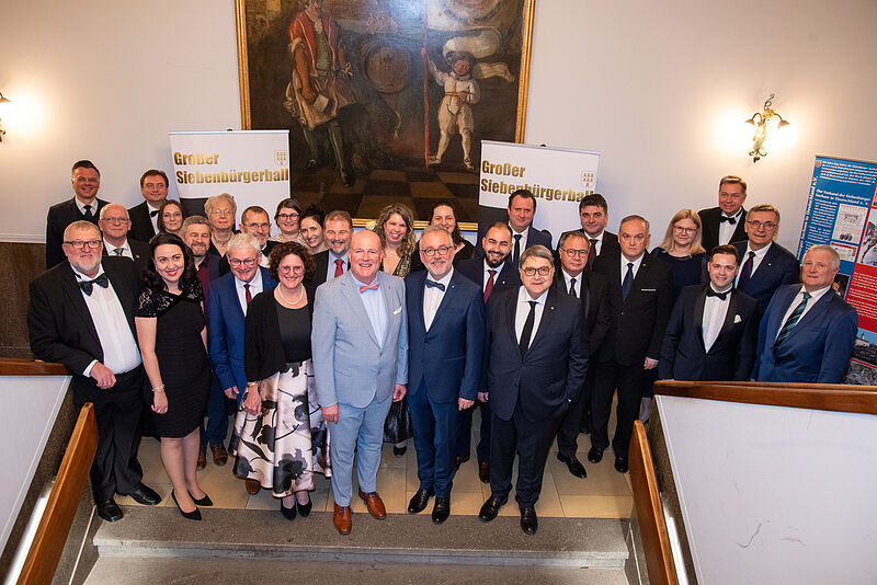 Ehreng�ste des Gro�en Siebenb�rgerballs. Fotos: ...