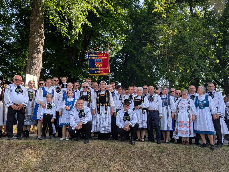 Hetzeldorfer beim Trachtenumzug in Dinkelsb�hl. ...